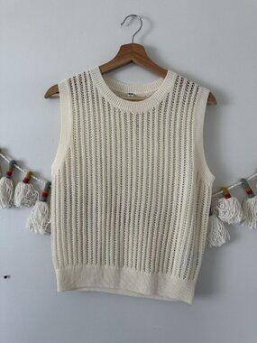 Uniqlo Linen Blend Open Knit Crewneck Sleeveless Sweater Top Basics Ivory Preppy